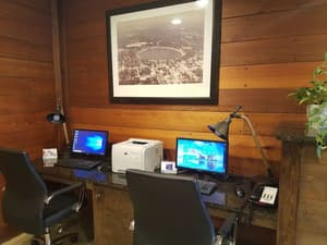thumbnail: Business center