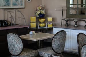 thumbnail: Interior entrance