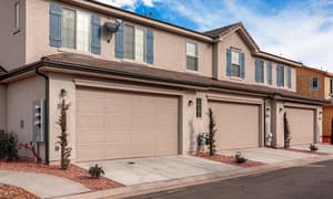 thumbnail: Front of property