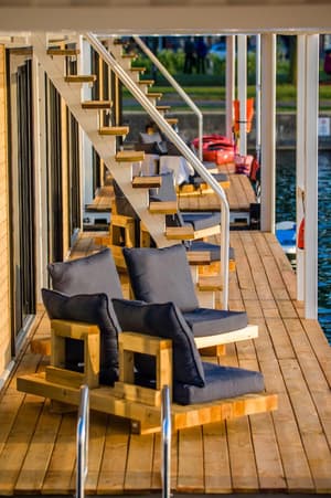 thumbnail: Terrace