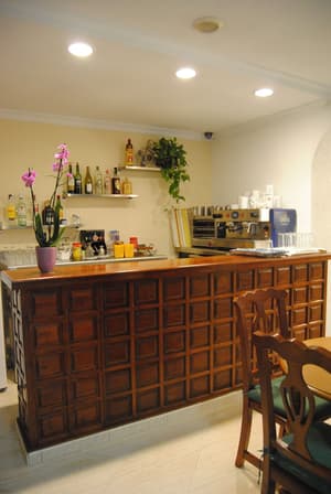 thumbnail: Snack bar