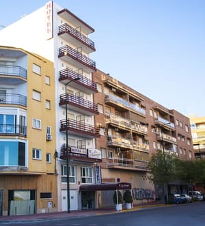 thumbnail: Front of property