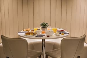 thumbnail: Breakfast area