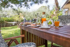 thumbnail: Outdoor dining