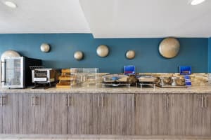 thumbnail: Breakfast area
