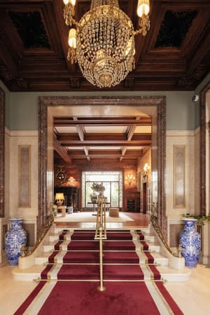 thumbnail: Interior entrance