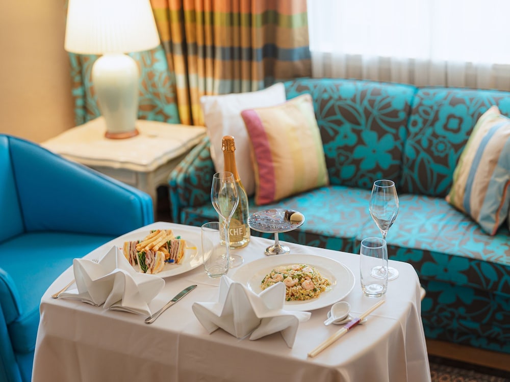 In-room dining