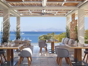 thumbnail: Outdoor dining