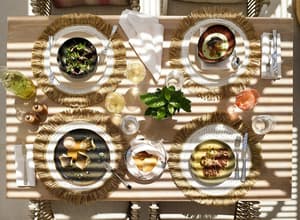 thumbnail: Outdoor dining