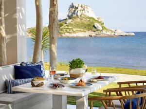 thumbnail: Outdoor dining