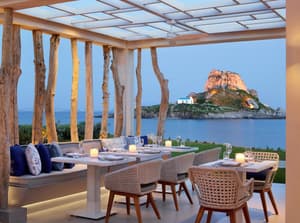 thumbnail: Outdoor dining