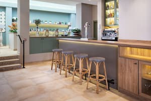 thumbnail: Bar (on property)