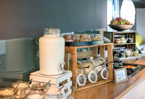 thumbnail: Breakfast area
