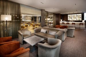 thumbnail: Bar (on property)
