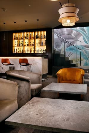 thumbnail: Bar (on property)