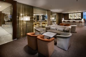 thumbnail: Bar (on property)