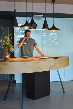 thumbnail: Reception