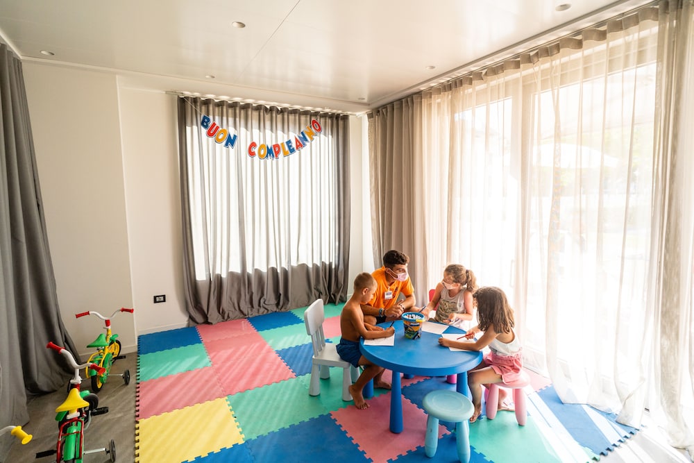 Children's play area - indoor