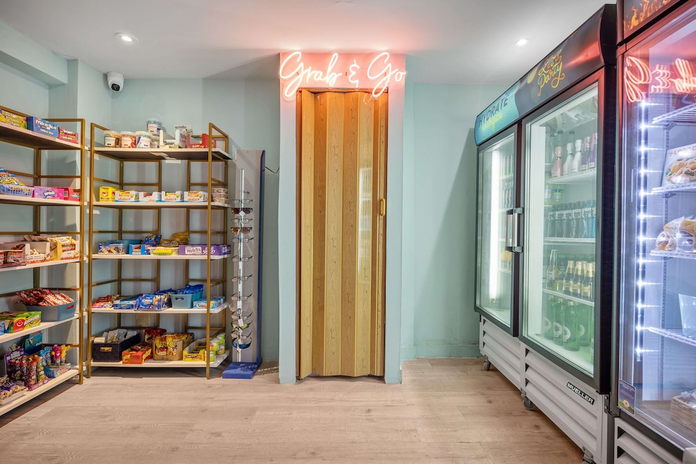 Snack bar
