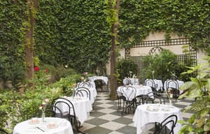 thumbnail: Outdoor dining