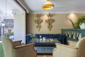 thumbnail: Lobby lounge