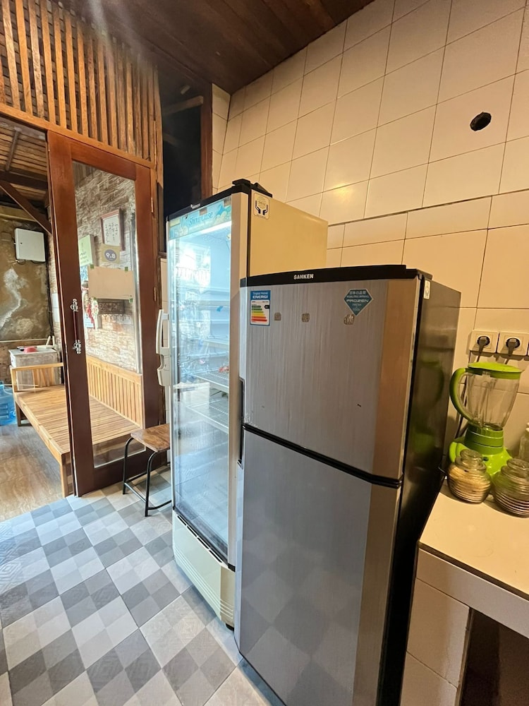 Shared kitchen facilities