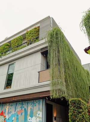 thumbnail: Exterior