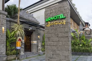 thumbnail: Exterior