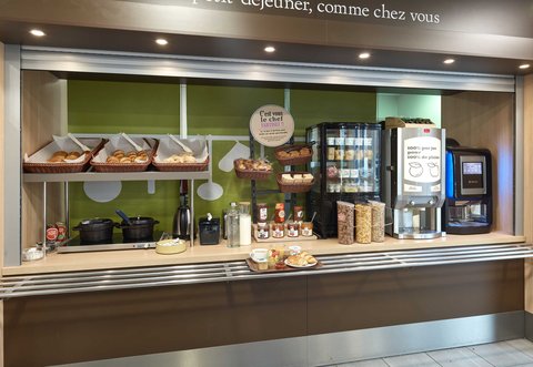 Hotel Orly Chevilly Marche International Breakfast Buffet