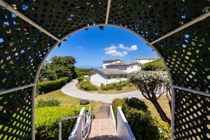 thumbnail: Exterior