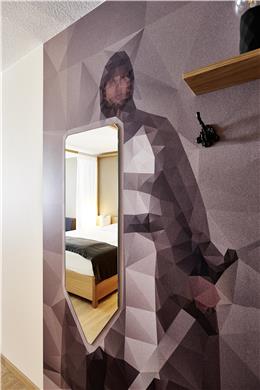 Guest Room,Bed,Indoor/Interior,On-Site,Summer
