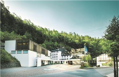 Architecture,On-Site,Outdoor/Exterior,City,Exterior View of Building