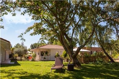 On-Site,Outdoor/Exterior,Exterior View of Building