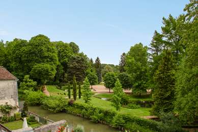 On-Site,Outdoor/Exterior,Exterior View of Building