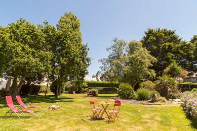 On-Site,Outdoor/Exterior,Exterior View of Building