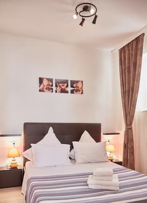 thumbnail: Interior detail