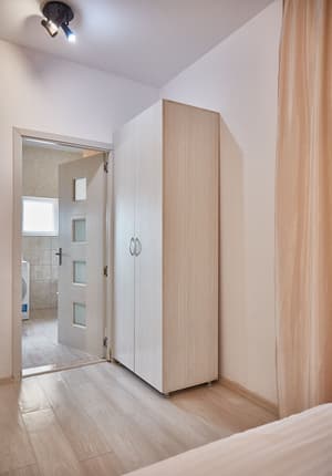 thumbnail: Bathroom amenities