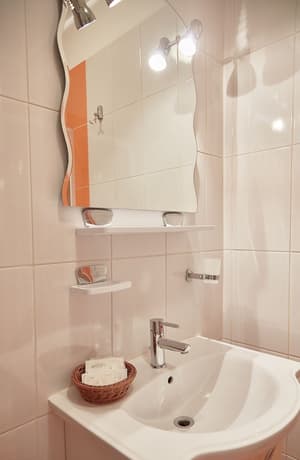 thumbnail: Bathroom shower
