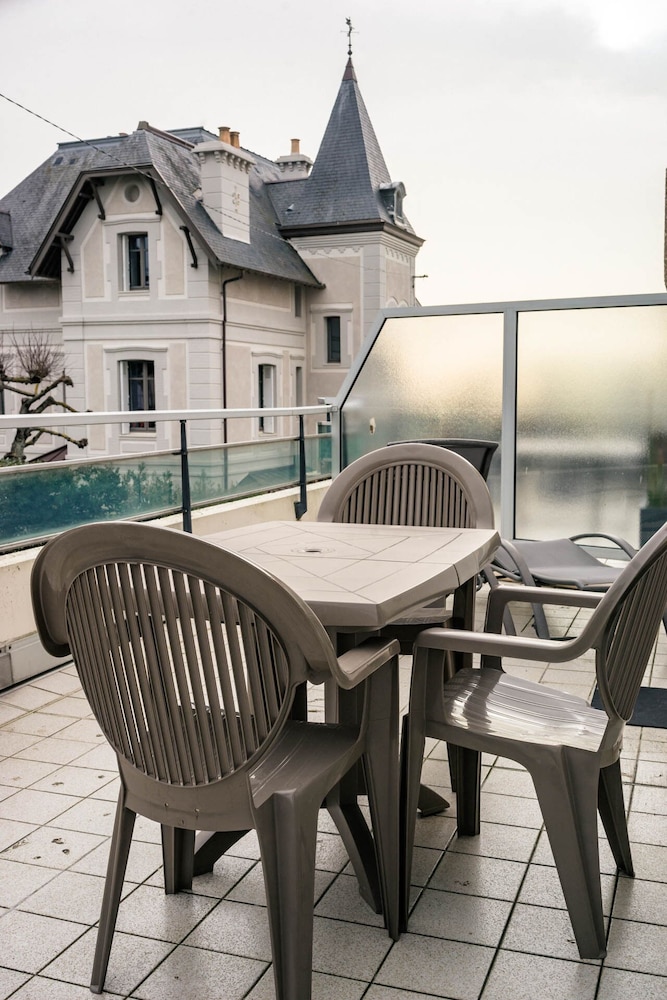 Rooftop terrace