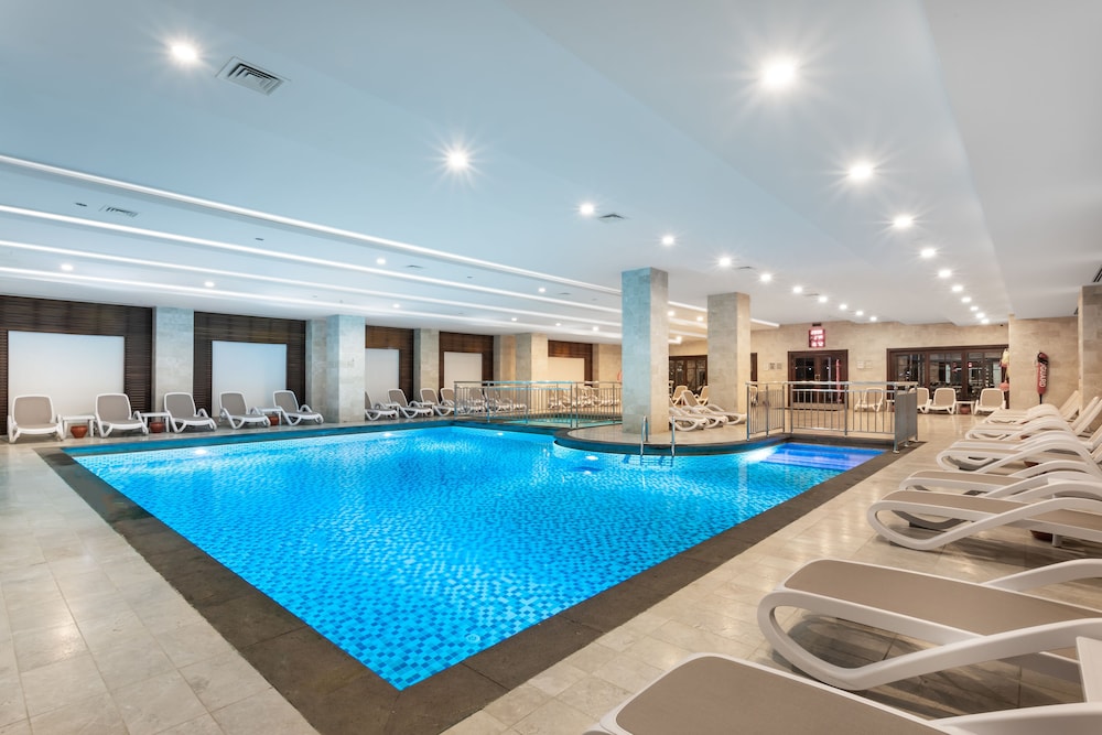 Swimming pool-spa