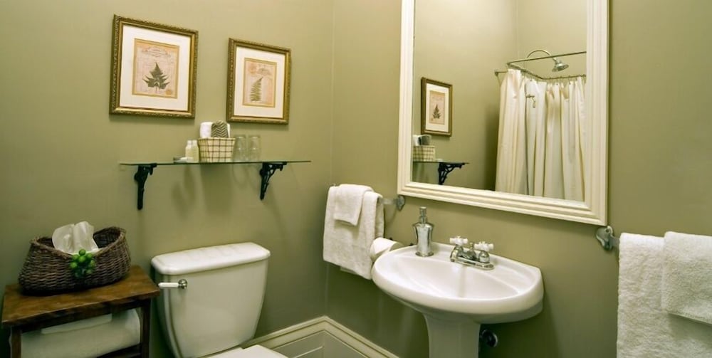 Bathroom sink