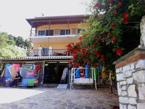 thumbnail: Front of property