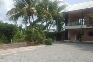 thumbnail: Property grounds