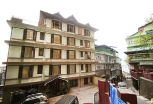 thumbnail: Front of property