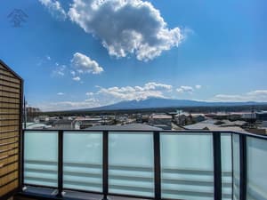 thumbnail: Balcony view