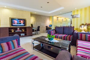 thumbnail: Lounge