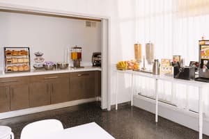 thumbnail: Breakfast area