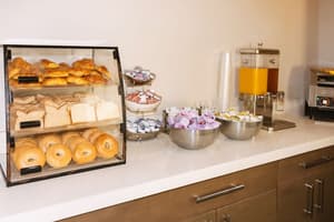 thumbnail: Breakfast area