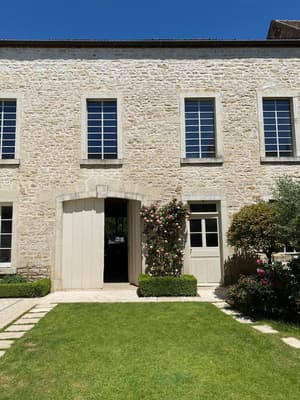 thumbnail: Exterior