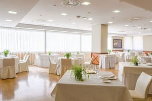 thumbnail: Restaurant